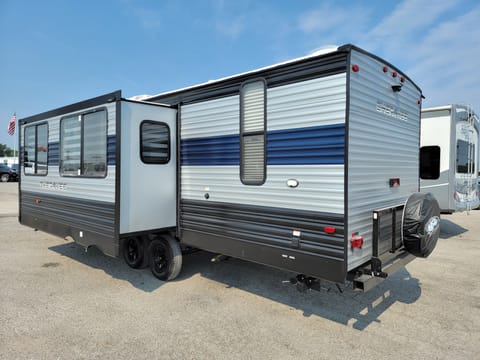 2022 Forest River RV Cherokee 264DBH (VIN 7713) Towable trailer in Winter Haven