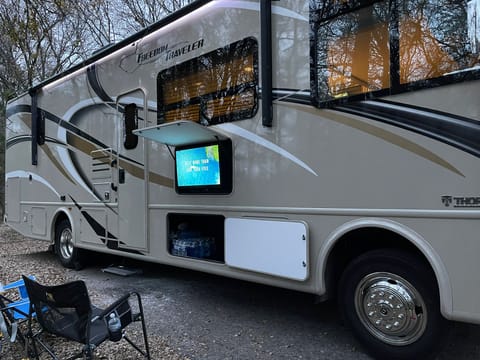 2019 Thor Motor Coach Freedom Traveler A30 Drivable vehicle in Mansfield