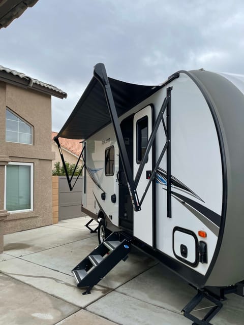 2021 Palomino Real-Lite Mini RL189 Towable trailer in El Centro