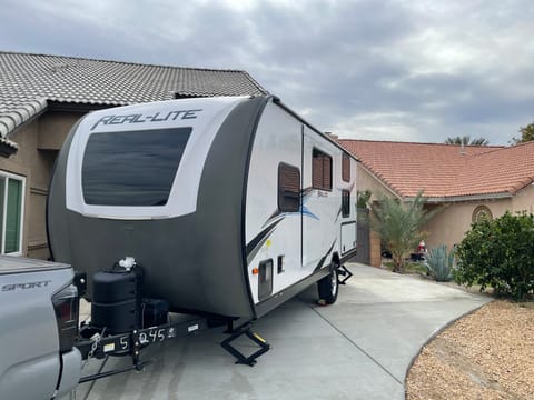 2021 Palomino Real-Lite Mini RL189 Towable trailer in El Centro