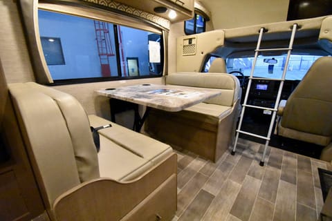CLASS C-Thor Motor Coach Chateau*Sleeps 4-6 (LAX)* Drivable vehicle in Harbor City