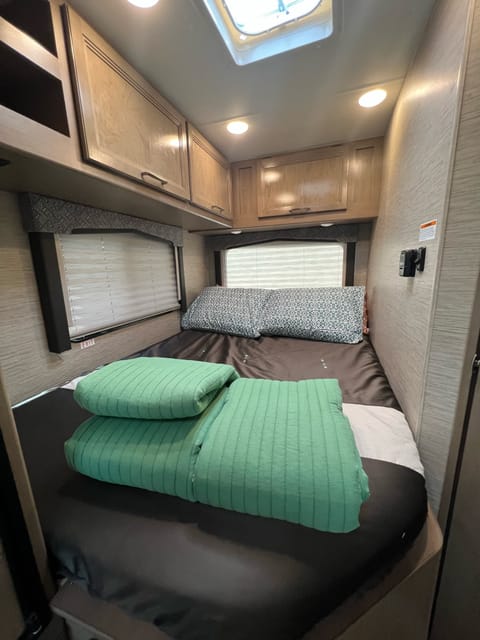 CLASS C-Thor Motor Coach Chateau*Sleeps 4-6 (LAX)* Drivable vehicle in Harbor City