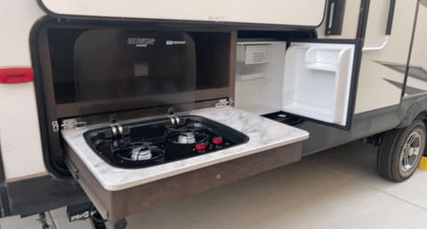 2021 Coleman Dutchman 28BH Towable trailer in Palmdale