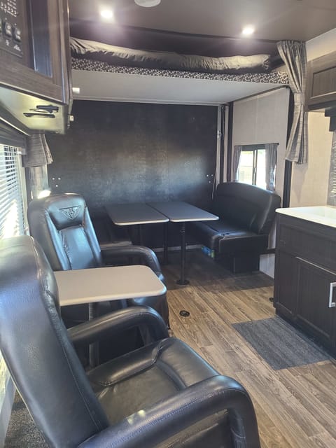 2022 Eclipse Iconic Limited 2414GTG Towable trailer in Fortuna Foothills