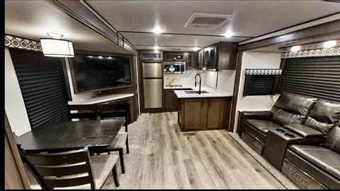 2021 Prime Time RV LaCrosse 3311RK Towable trailer in Portsmouth