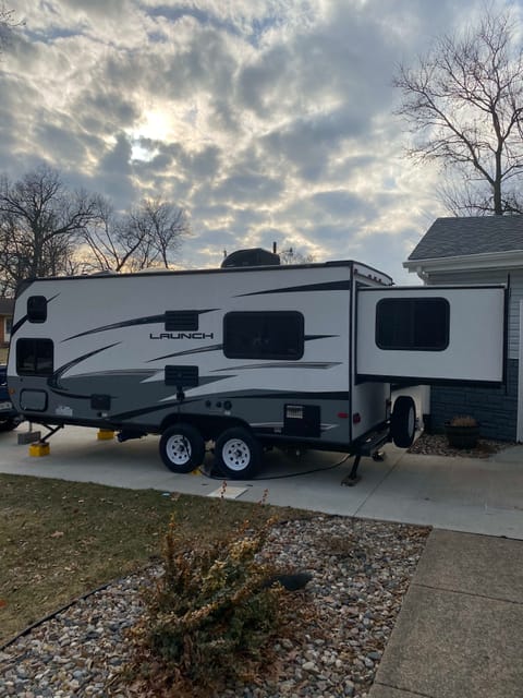 2018 Starcraft Launch Outfitter 7 19BHS Remorque tractable in Granger