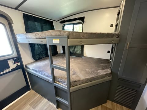 2022 Bullet (Keystone RV Bullet 330BHS) Towable trailer in Brandon