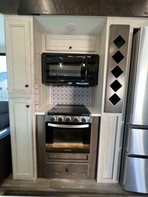 2022 Forest River RV Cardinal Limited 377MBLE Towable trailer in Kyle