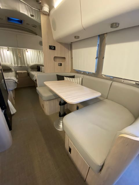 2021 Airstream RV Globetrotter 23FB Twin Rimorchio trainabile in Union City