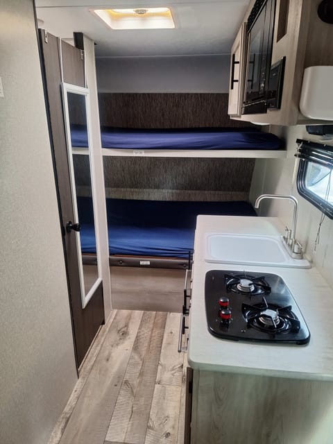 2022 KZ*Delivery 25 miles In Owner Fees $90 Towable trailer in Seguin