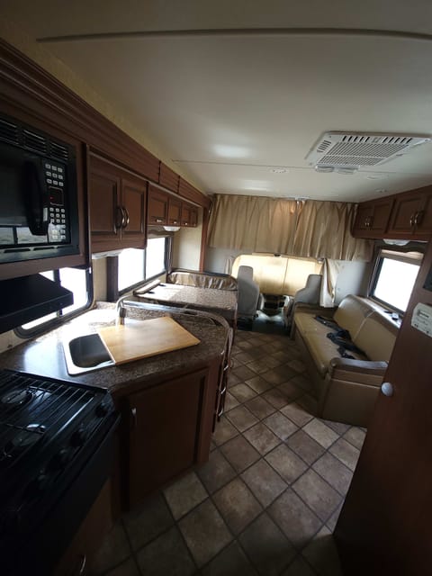 Cortez Family  RV (2015 Thor Motor Coach) Fahrzeug in Riverton