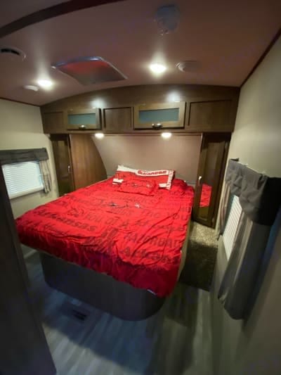 “HOGS HIDEOUT” 2017 Dutchmen RV Aerolite 282DBHS Towable trailer in Springdale