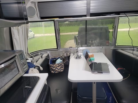 2020 Airstream Bambi DOG FRIENDLY w/Starlink Inter Towable trailer in Pembroke Pines