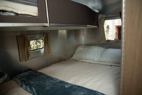 2020 Airstream RV Flying Cloud 30FB Bunk Ziehbarer Anhänger in Northfield