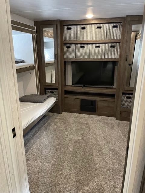 2022 Forest River Travel Trailer Wildwood 31KQBTS Towable trailer in Richmond Hill