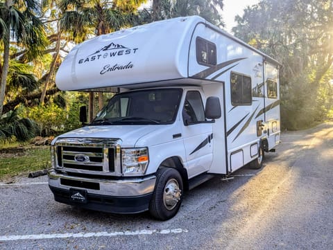 WELCOME TO RV LIVING RENTAL Drivable vehicle in Safety Harbor