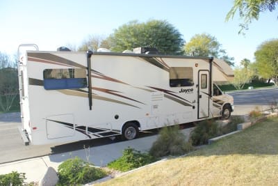 2020 Jayco "Adventure Awaits with Bunk Beds" Drivable vehicle in Bermuda Dunes