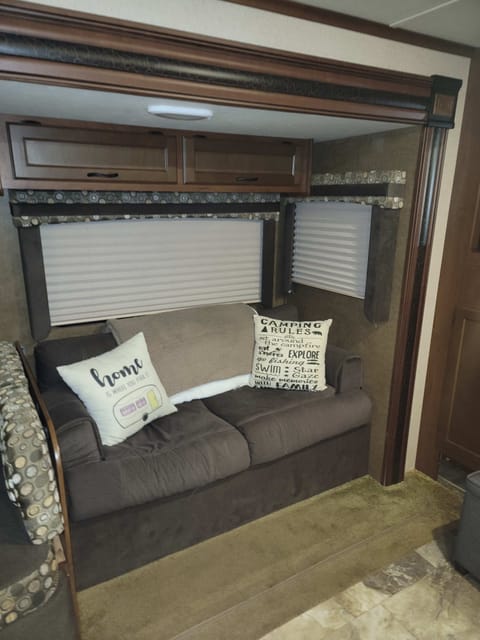 2015 Jayco Jay Flight 28BHBE Towable trailer in Holly Hill