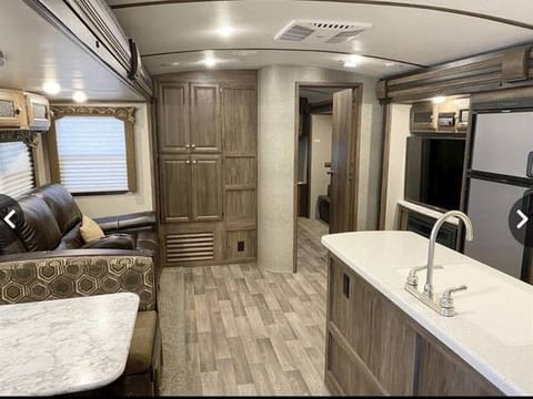 2017 Keystone RV Cougar X-Lite 34TSB Towable trailer in Duluth