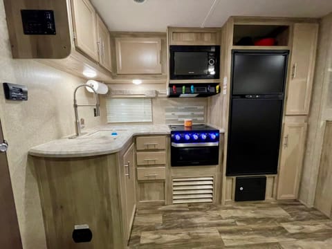 Cruzin Catalina Bunkhouse Retreat “2019” Towable trailer in Bayshore Gardens