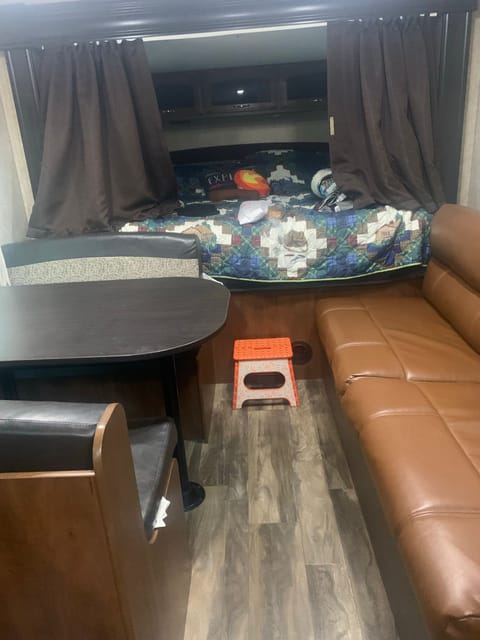 2017 Jayco Jay Feather X213 Towable trailer in Town N Country