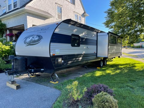 2021 Cherokee Grey Wolf Limited Towable trailer in Auburn