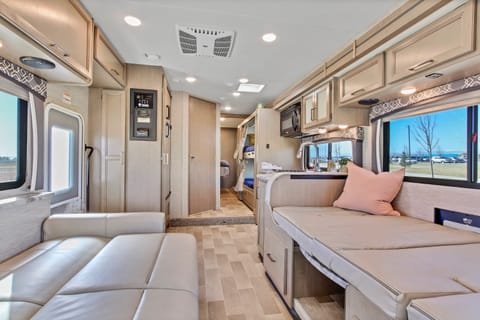 BURNING MAN READY! 2021 Thor motorcoach Chateau Drivable vehicle in Caldwell