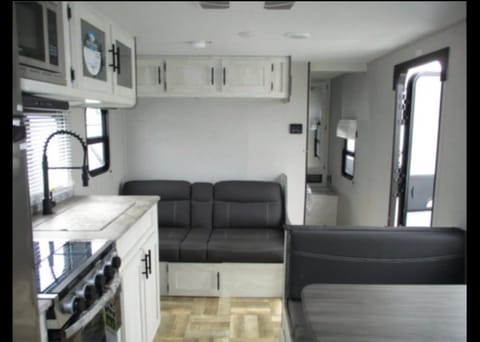 2022 Shasta RVs Oasis 26BH Rimorchio trainabile in Travelers Rest