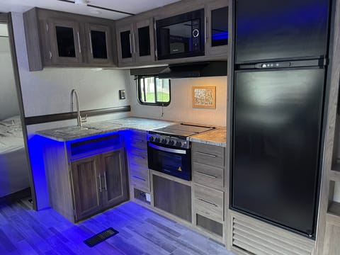 2022 CrossRoads RV Zinger Lite ZR280BH Towable trailer in Loveland