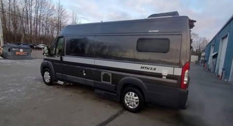 Vanmoose Glamper Van by Vamoose Alaska Vacation Rentals Reisemobil in Spenard