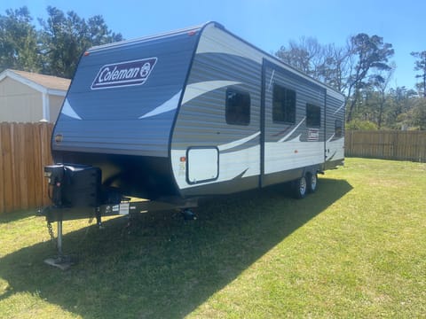 Family Friendly Coleman Lantern Bunkhouse Towable trailer in Morehead City