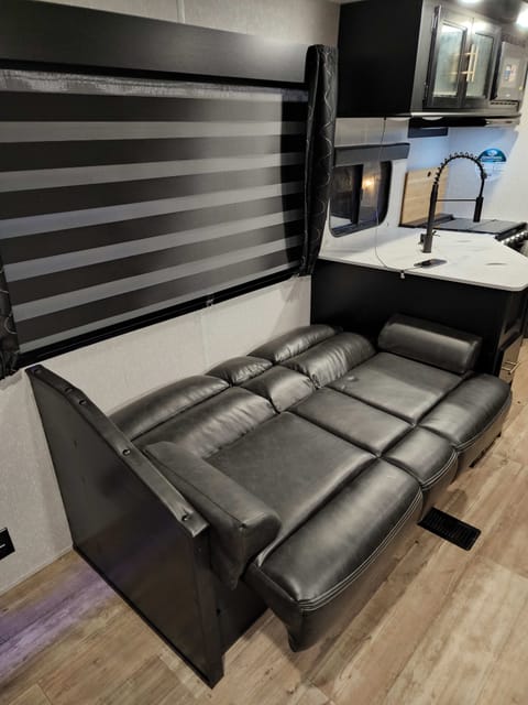 2021 Forest River RV Cherokee 274BRB Towable trailer in Victorville