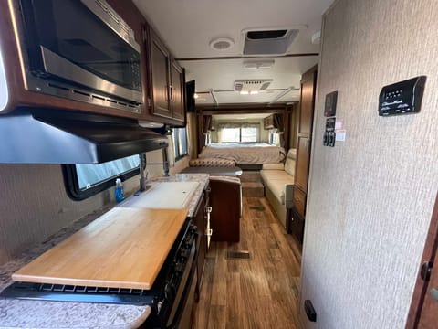 2017 Keystone RV Outback Ultra Lite 210URS Towable trailer in Midway