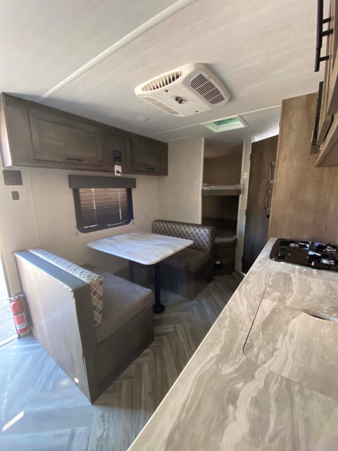 2021 Forest River RV Wildwood X-Lite 19DBXL Tráiler remolcable in Casas Adobes
