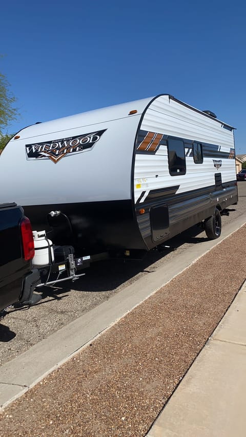 2021 Forest River RV Wildwood X-Lite 19DBXL Towable trailer in Casas Adobes