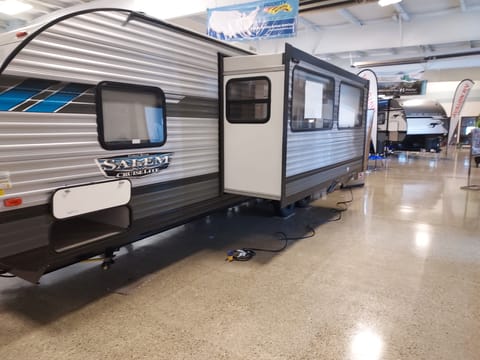 2022 Forest River RV Salem Cruise Lite 263BHXL Towable trailer in Akron