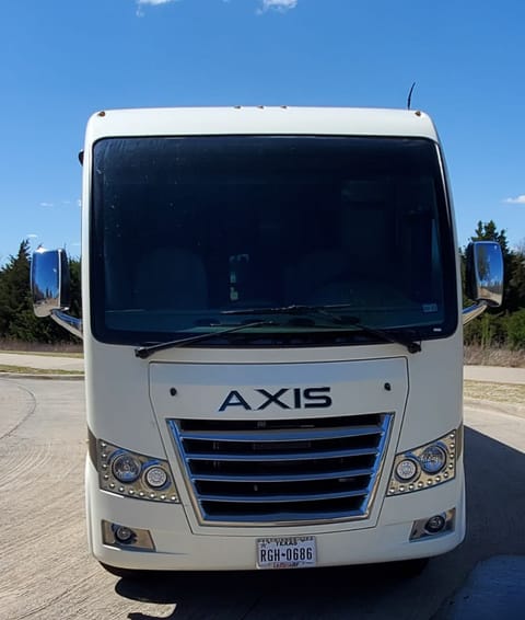 2019 Thor Motor Coach Axis 27.7 Drivable vehicle in Rockwall