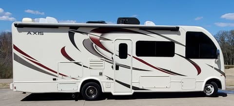 2019 Thor Motor Coach Axis 27.7 Drivable vehicle in Rockwall