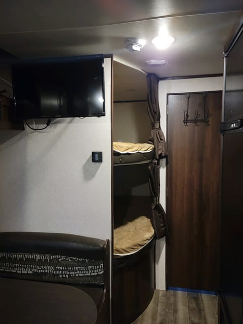 2018 Jayco Jay Flight SLX 8 264BH Towable trailer in Spokane Valley