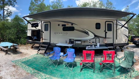 2020 Forest River RV Rockwood Ultra Lite 2911BS Towable trailer in Tamarac