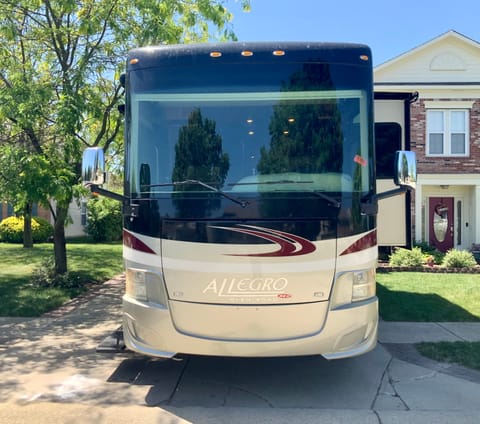 Tiffin - Fully Stocked - Theater Seats - 4K TVs Drivable vehicle in Fishers