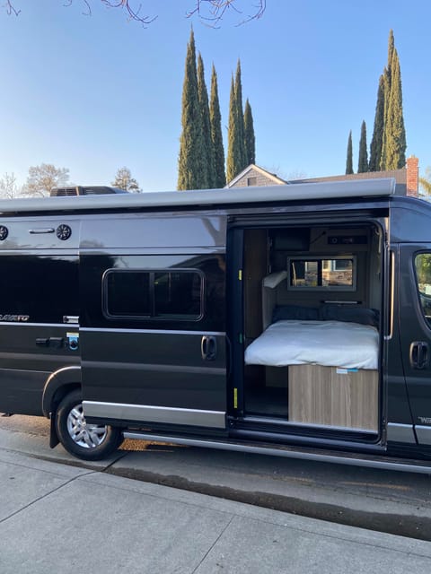 2020 Winnebago Travato 59G pet friendly! Campervan in Modesto