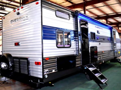 2022 Luxurious Cherokee Limited Towable trailer in El Cajon