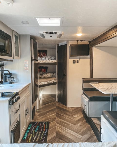 Brand New, Family Friendly 2022 Travel Trailer Ziehbarer Anhänger in Wayne