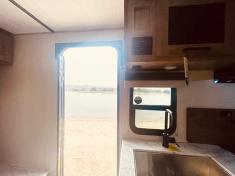 2023 BRAND NEW! Ultra light & easy-to-tow! Sleeps8 Towable trailer in Orange