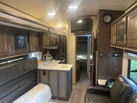 2018 Cruiser Stryker ST-2916 Towable trailer in Fairfield