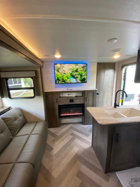2021 Forest River RV Salem Cruise Lite 282QBXL Towable trailer in Everglades