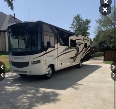 Stress Relief in Style ** Late check out** Drivable vehicle in Cedar Park
