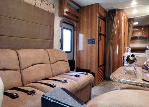 Coachmen Leprechaun RV "Chickaletta" Dog Friendly! Veicolo da guidare in Durango