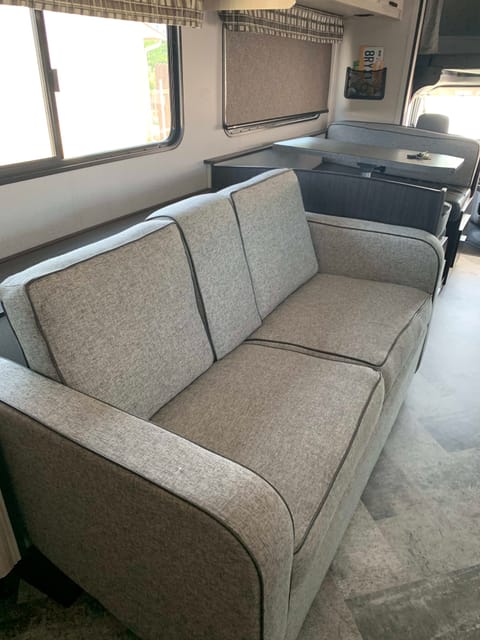 2021 Forest River RV Sunseeker LE 2550DSLE Ford Drivable vehicle in Bakersfield